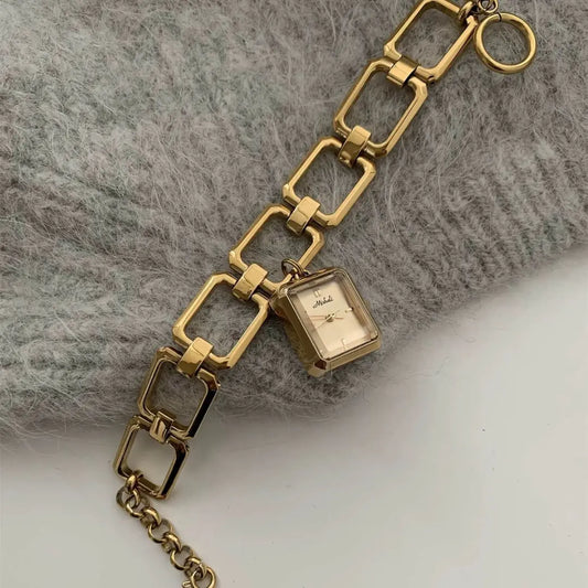 ⌚✨ ساعة نسائية أنيقة – تصميم عصري وفخامة ناعمة