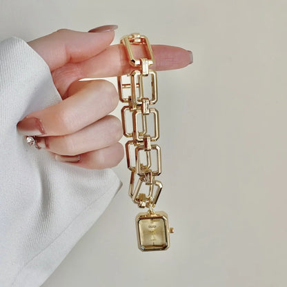 ⌚✨ ساعة نسائية أنيقة – تصميم عصري وفخامة ناعمة